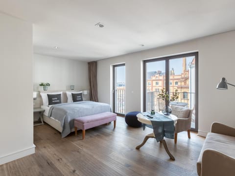 Bed, Photo of the whole room, Bedroom, City view