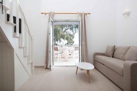 TV and multimedia, Balcony/Terrace, Seating area