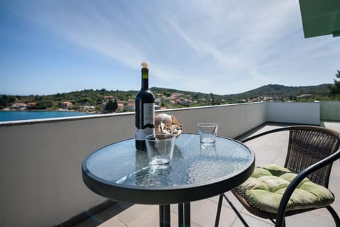 View (from property/room), Balcony/Terrace