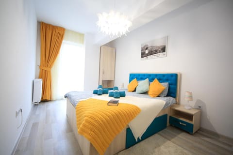 Bed, Photo of the whole room, Decorative detail, Bedroom