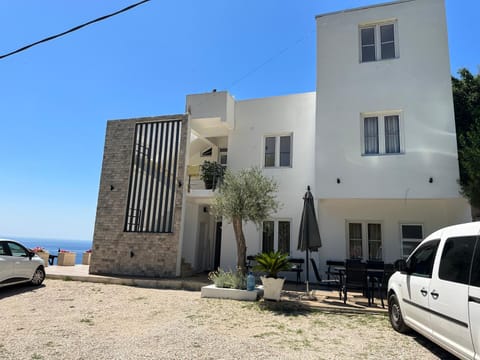 Apartments Blue Heaven Bed and Breakfast in Ulcinj Municipality