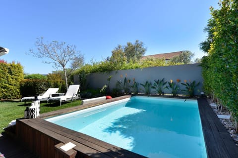 Garden, Garden, Swimming pool, Swimming pool