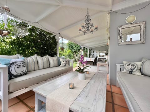 Patio, Balcony/Terrace, Seating area