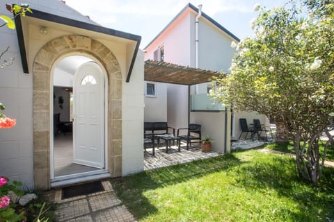 Property building, Garden view