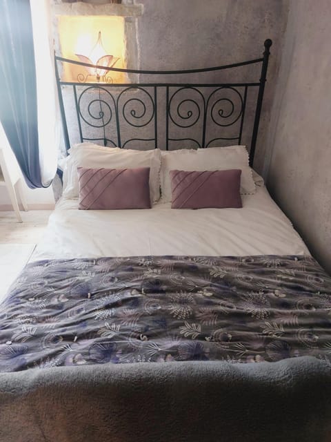 La Flor Azul Bed and Breakfast in Grospierres