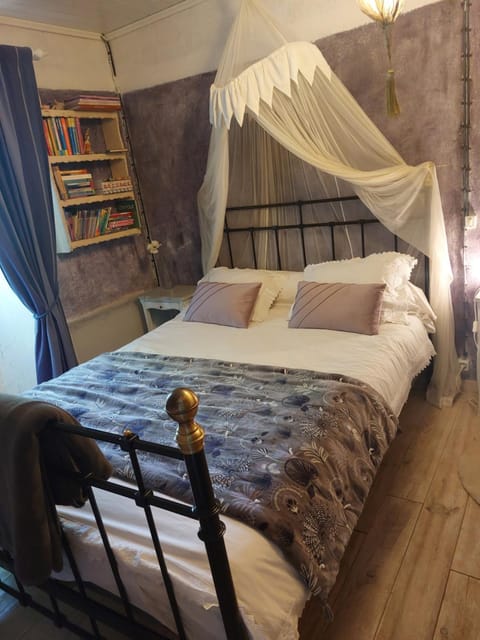 La Flor Azul Bed and Breakfast in Grospierres