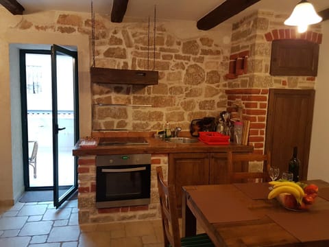 pet friendly, stove, kitchen