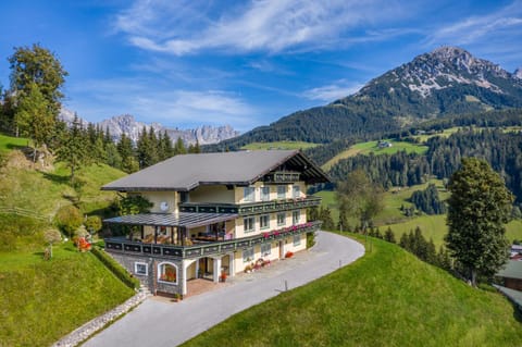 Facade/entrance, Bird's eye view, Mountain view