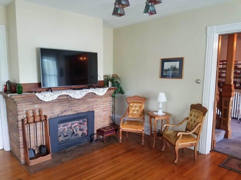 Communal lounge/ TV room, Internal: Not applicable to any particular room