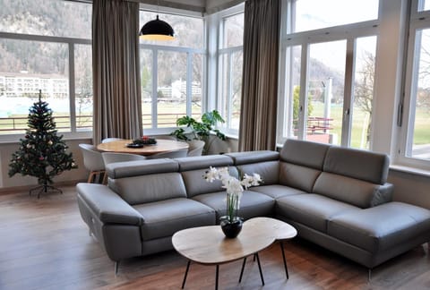 Living room, Seating area, Dining area, City view, Landmark view, Mountain view