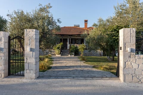 Property building, Garden