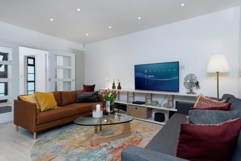 TV and multimedia, Living room, Seating area