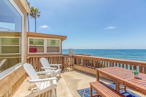 Ocean Beach Cliffs Sanctuary Oceanfront House in Ocean Beach