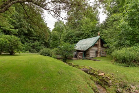 1 Bed 1 Bath Vacation home in Sylva House in Swain County