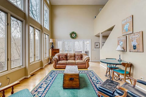 Wild Bird View House in Tennessee