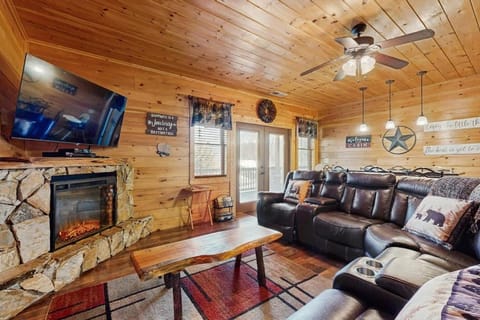 4 Bed 3 Bath Vacation home in Bryson City House in Bryson City