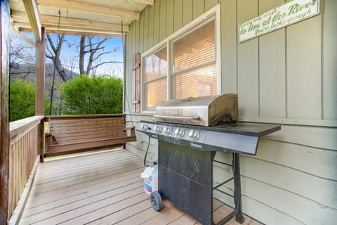 Along the River Cottage House in Tennessee