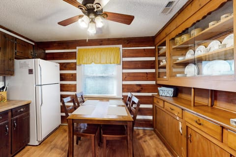 2 Bed 2 Bath Vacation home in Whittier II House in Qualla