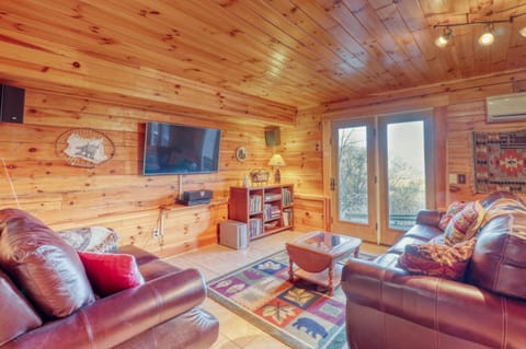 3 Bed 3 Bath Vacation home in Whittier House in Qualla