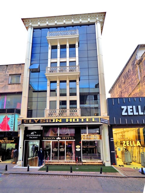 Facade/entrance