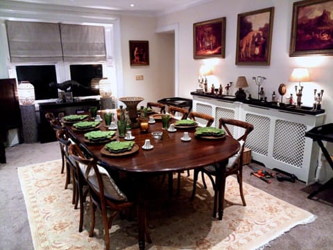 Property building, Restaurant/places to eat, Breakfast