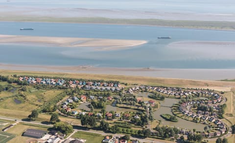 Nearby landmark, Neighbourhood