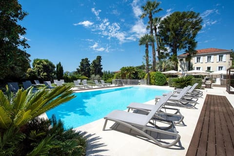 Property building, Natural landscape, Pool view, Swimming pool, sunbed