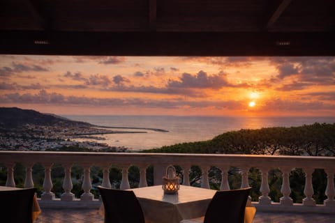 Nearby landmark, Natural landscape, View (from property/room), Balcony/Terrace, Mountain view, Sea view, Sunset, Internal: Not applicable to any particular room