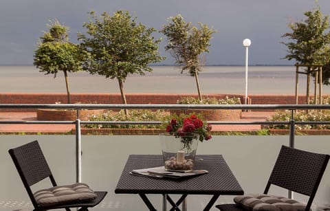 View (from property/room), Balcony/Terrace, Sea view