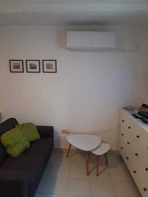 Living room, air conditioner