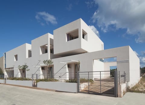Property building, Facade/entrance, Day, Bird's eye view