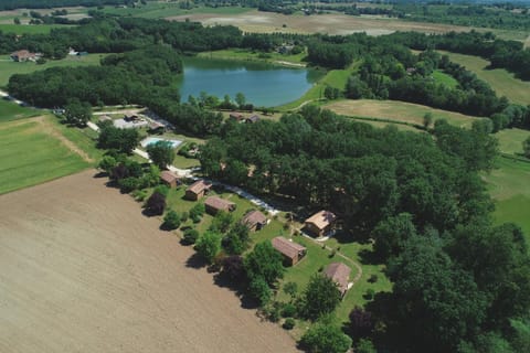 Nearby landmark, Natural landscape, Bird's eye view, Supermarket/grocery shop, Swimming pool, Swimming pool