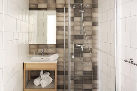 Shower, Bathroom, Bedroom