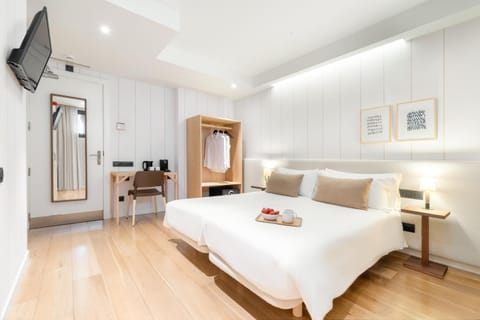 Bed, TV and multimedia, Coffee/tea facilities, Bedroom, safe, wardrobe