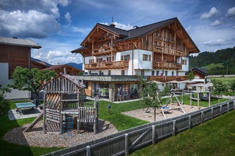 Property building, Facade/entrance, Garden