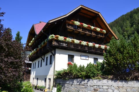 Property building, Day