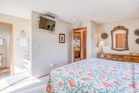 Peiks Place House in Roads End