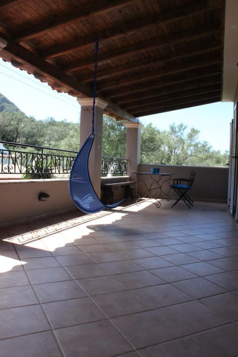 Balcony/Terrace, Mountain view