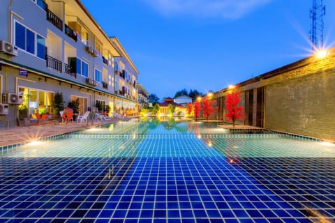 Swimming pool