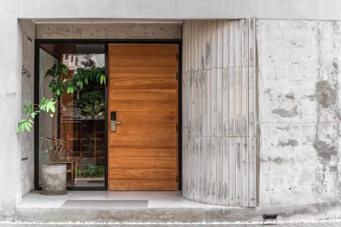 Facade/entrance