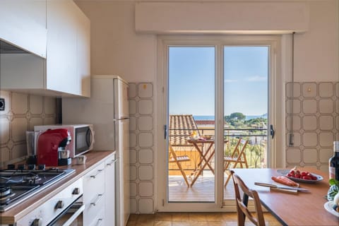 SANTA MARIA NAVARRESE CON GIARDINO E VISTA MARE Apartment in Santa Maria Navarrese