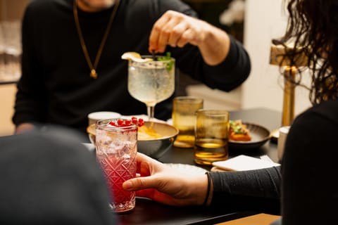 Restaurant/places to eat, Food and drinks