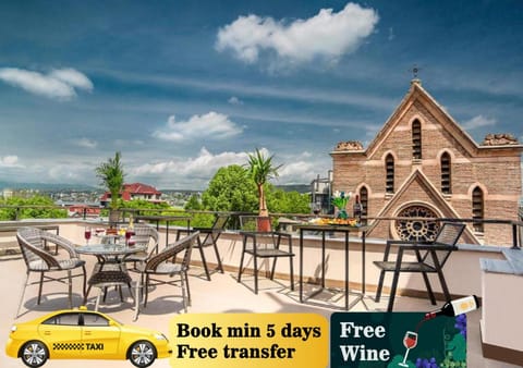 Property building, Restaurant/places to eat, Balcony/Terrace, Balcony/Terrace, Location