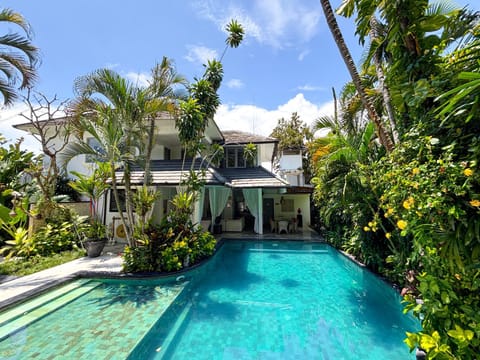 Villa Eindra Seminyak Villa in Kuta