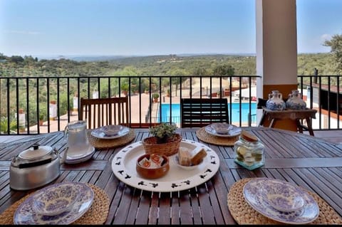 Mountain view, Pool view, Breakfast