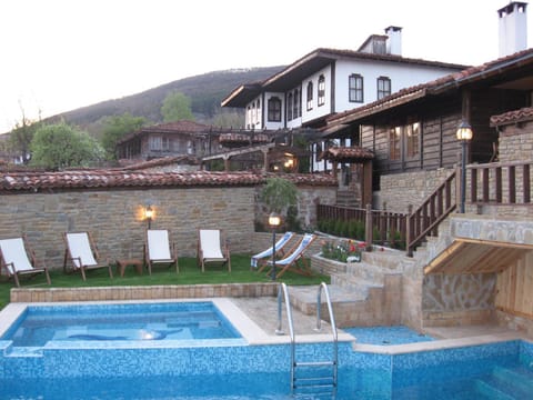 Swimming pool