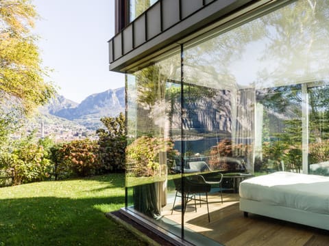 Bed, Natural landscape, Garden, View (from property/room), Bedroom, Garden view, Lake view, Mountain view