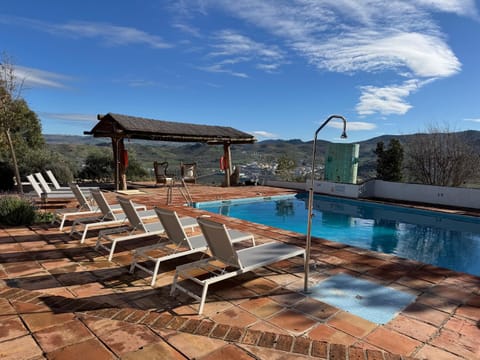 Day, Natural landscape, Mountain view, Pool view, Swimming pool, sunbed