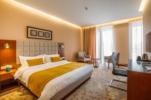 Bed, TV and multimedia, Photo of the whole room, Bedroom, hair dresser