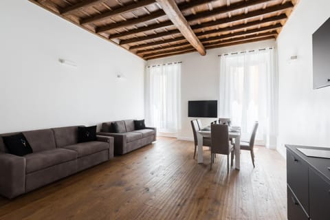 TV and multimedia, Living room, Dining area
